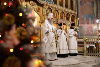 В Рождественский сочельник митрополит Даниил совершил Великое повечерие и Утреню