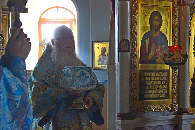 24 июня митрополит Курганский и Белозерский Иосиф совершил в Богоявленском соборе г. Кургана