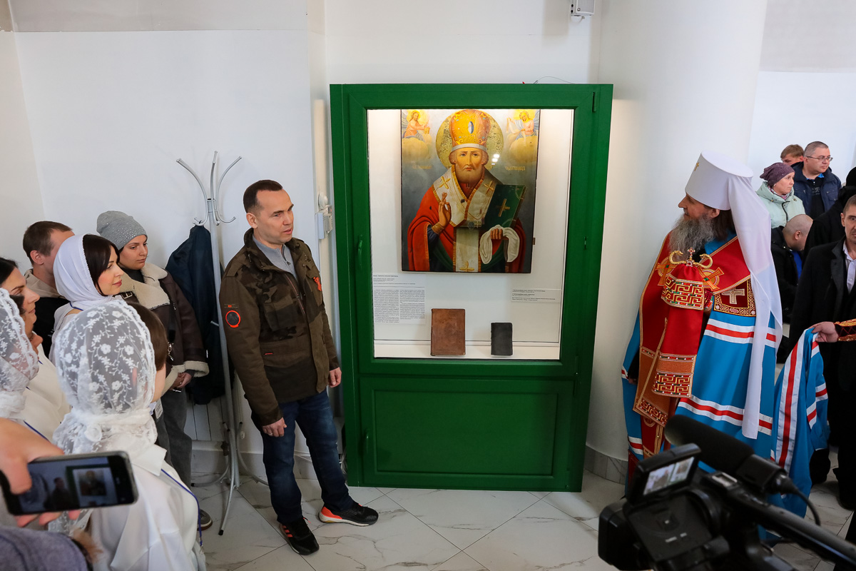 Троицкому собору Кургана из музея передали старинную икону