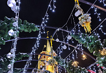 Главный собор Кургана встречает Рождество Христово в праздничном украшении