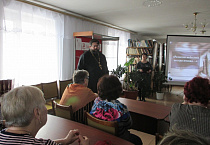 В Макушино священник говорил о молитвах в русской поэзии