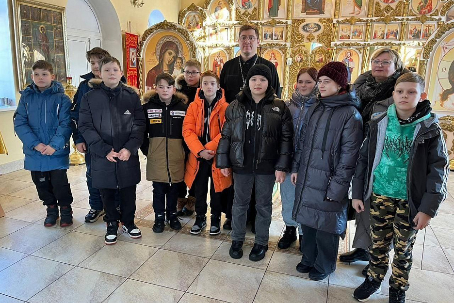 В Кетово школьники получили первый опыт пребывания в храме