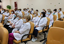 Митрополит Даниил поздравил со Святками пациентов и медперсонал Курганского перинатального центра