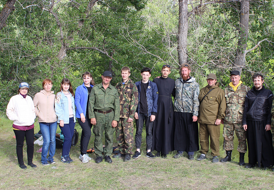 В Курганской епархии православные активисты провели встречу на природе