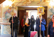 Митрополит Даниил возглавил Божественную литургию в Свято-Троицком женском монастыре села Верхняя Теча