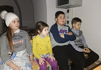 Воспитанники воскресной школы в Частоозерье посмотрели фильм о беспризорниках