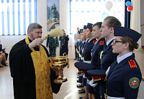 Секретарь Курганской епархии напутствовал кадет школы № 40