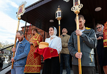 В День Победы в главном храме Кургана прошли Божественная литургия и крестный ход
