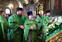 Митрополит Даниил в праздник Входа Господня в Иерусалим освятил вербы в Александро-Невском соборе