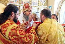 Митрополит Даниил поздравил с Пасхой прихожан кетовского храма