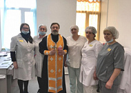 Настоятель храма в Петухово освятил отделение местной больницы