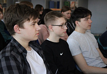 В Варгашах школьники приняли участие в суде над курением