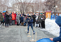 В Кургане возле собора Александра Невского прошла первая епархиальная патриотическая игра «Зарница»