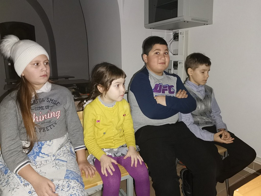 Воспитанники воскресной школы в Частоозерье посмотрели фильм о беспризорниках