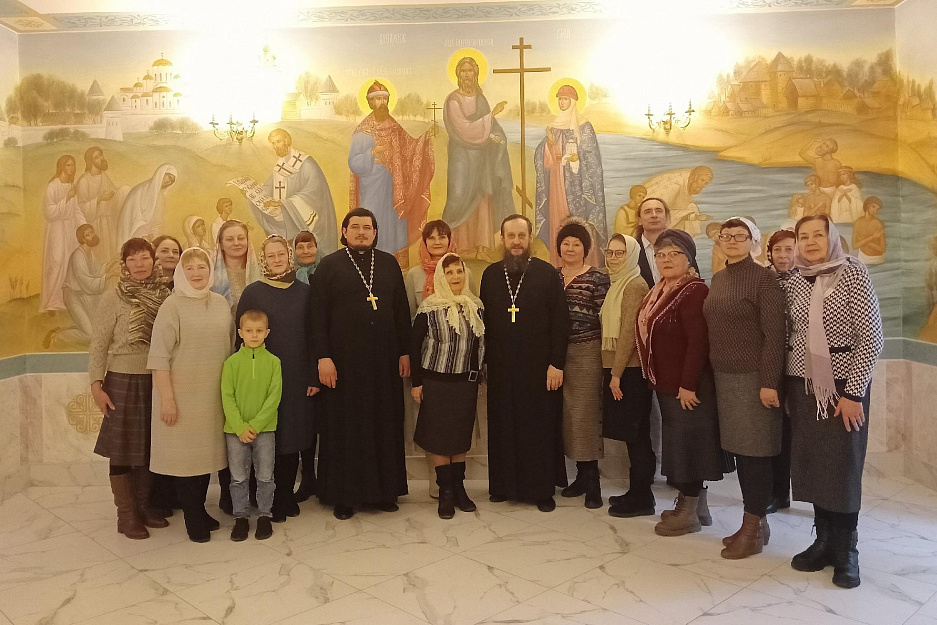 Члены клуба православных женщин в курганском храме обсудили итоги Рождественских чтений