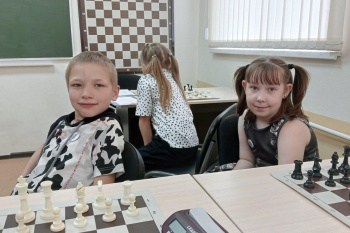 В Кургане юные шахматисты из епархиальной воскресной школы вместе с родителями участвовали в семейном шахматном турнире