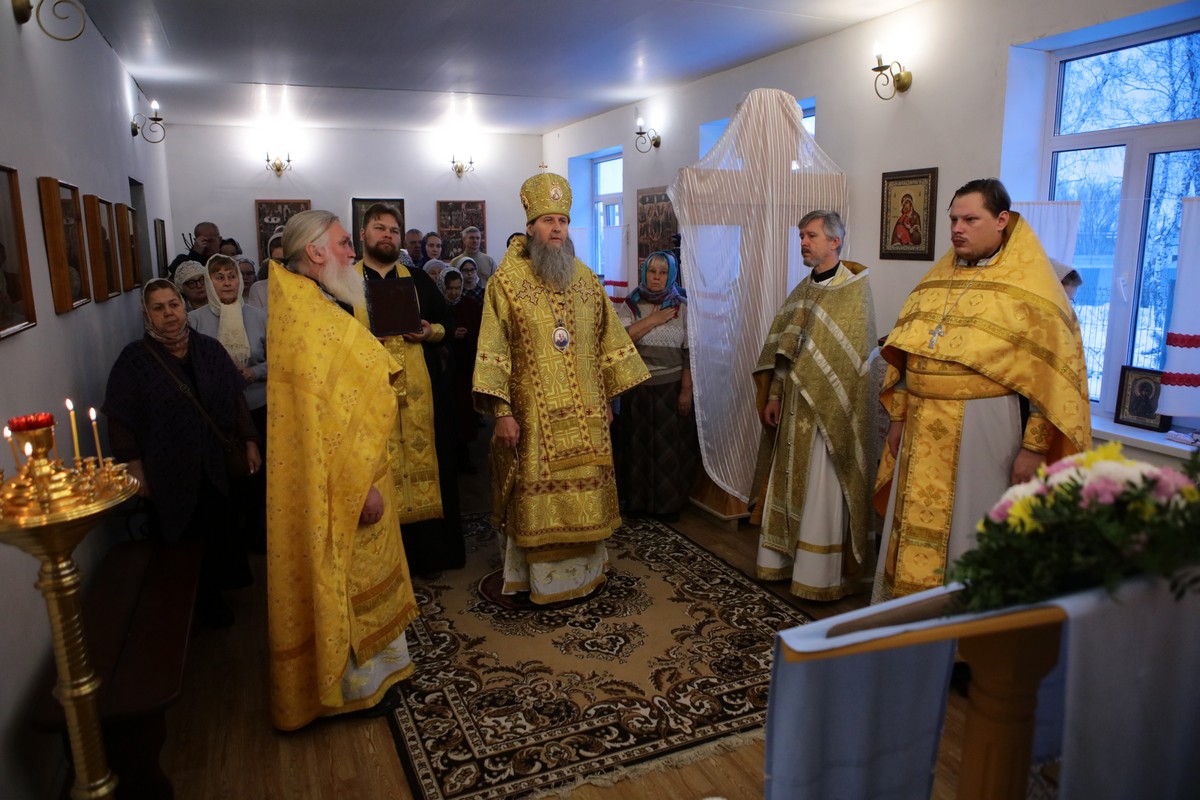 В курганском храме святой Матроны Московской состоялась архиерейская Литургия