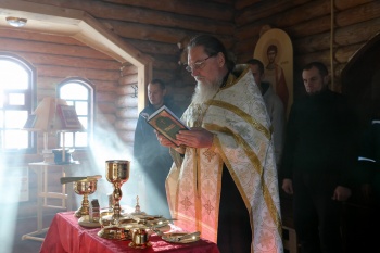 В храме при реабилитационном центре Курганской епархии освятили богослужебные сосуды