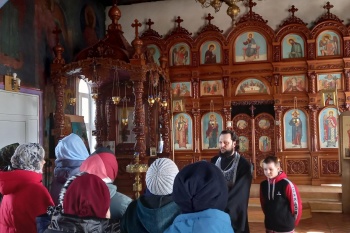 В храме посёлка Лебяжье побывали туристы из Варгашей