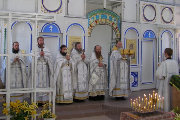 Малое освящение храма святого праведного Иоанна Кронштадтского в селе Межборное
