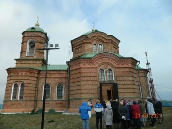 На престольный праздник в храм села Рычково съехалось немало гостей