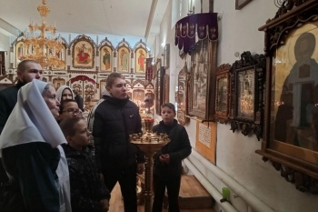 Воспитанники курганского ОСРЦ помогли городскому храму
