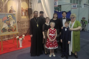 В Кургане актёры епархиального театра выступили для  гостей православной выставки