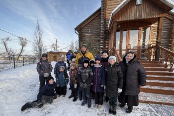 В курганском храме прошёл детский рождественский праздник