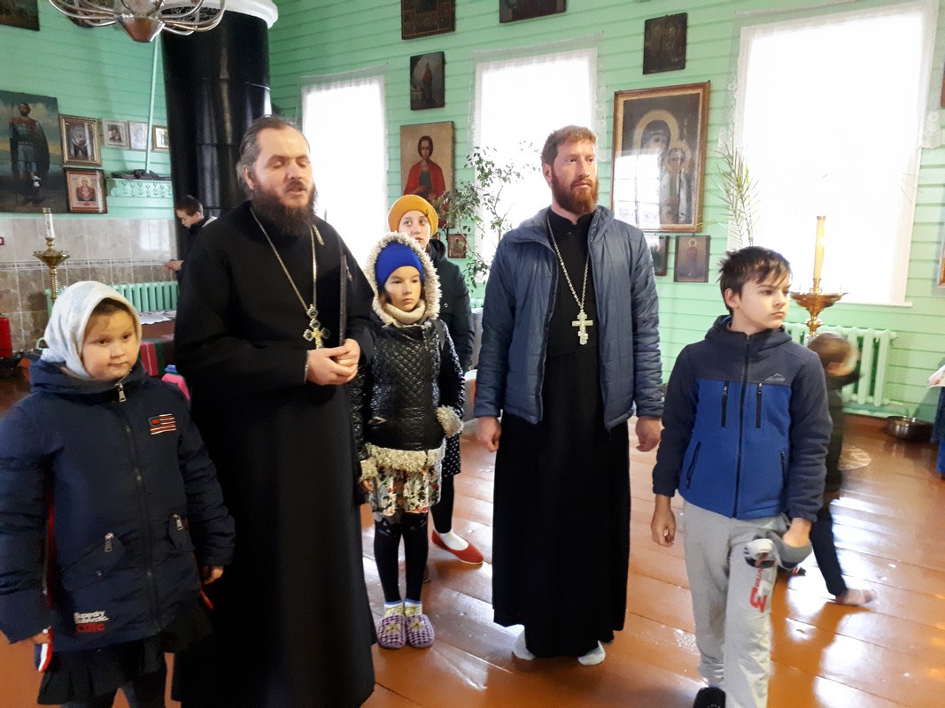 Воспитанники воскресной школы побывали в старинных храмах Притобольного района