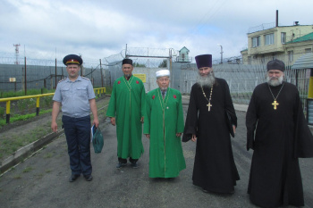 Православные священники Курганской епархии совместно с представителями мусульман побывали в ИК-2
