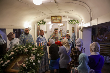 В Покровском храме в престольный праздник совершена архиерейская Литургия