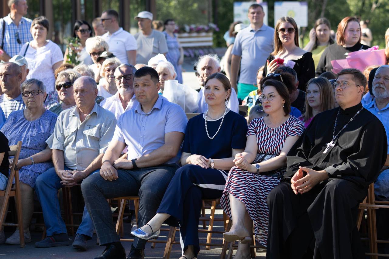 В Кургане священник принял участие в городском празднике | 10.07.2024 |  Курган - БезФормата