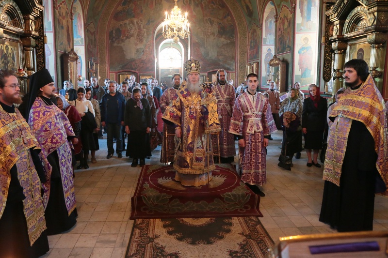 В Неделю 5-ю Великого поста, преподобной Марии Египетской, митрополит Курганский и Белозерский Иосиф совершил богослужения в соборных храмах города Кургана