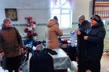 Сёстры милосердия петуховского прихода помогают нуждающимся семьям