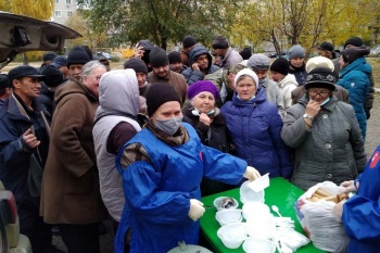 За первую неделю октября в «Сквере Милосердия» нуждающиеся получили 341 горячий обед