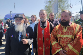 Священнослужители Введенского храма участвовали в митинге в честь Дня Победы