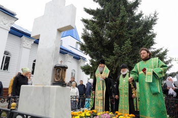 В день Святого Духа митрополит Даниил совершил Литургию на архиерейском подворье в Смолино