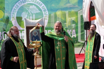 В Кургане открылась православная Троицкая ярмарка