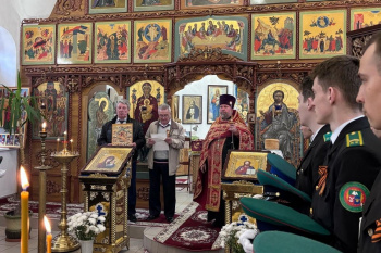Зауральские авиаторы передали в курганский храм новую икону