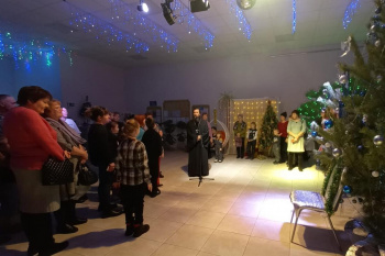 В Варгашах священник Завьялов побывал на Рождественском празднике
