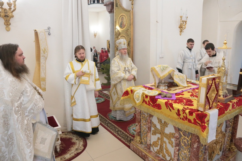 В Неделю 32-ю по Пятидесятнице, по Рождестве Христовом, митрополит Курганский и Белозерский Иосиф совершил Божественную Литургию в Богоявленском храме города Кургана