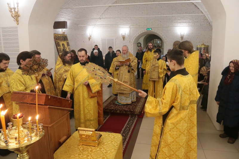 В день памяти святителя Спиридона, епископа Тримифунтского, чудотворца (+ ок 348 г.), митрополит Иосиф совершил праздничные богослужения в Богоявленском соборе города Кургана