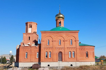 В Половинном завершена кирпичная кладка колокольни