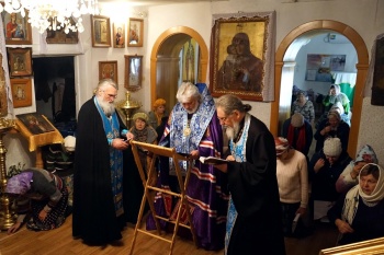 Прихожане храма Успения Пресвятой Богородицы посёлка Варгаши всем приходом помолились о русских воинах