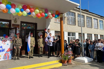 Священник из села Садовое благословил школьников на учёбу