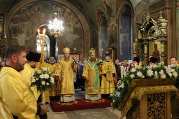 В главном соборе города Кургана два митрополита совершили всенощное бдение