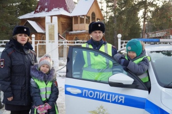 В День памяти жертв ДТП прошла совместная акция Курганской епархии и ГИБДД