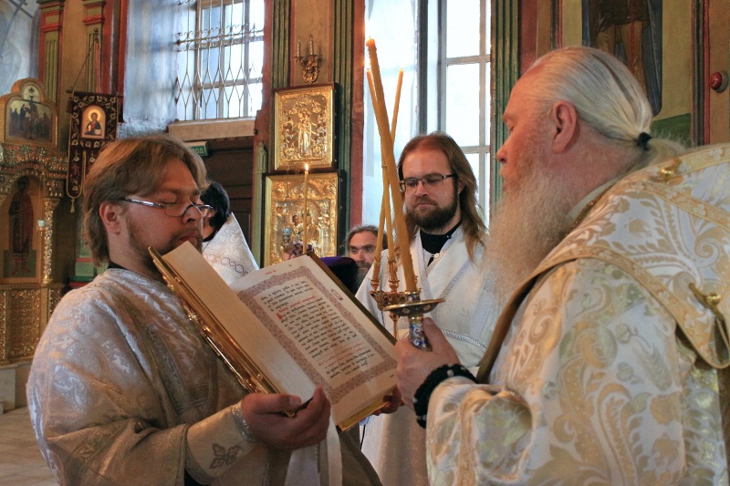 В Неделю 11-ю по Пятидесятнице митрополит Курганский и Белозерский Иосиф совершил праздничные богослужения в соборных храмах Кургана