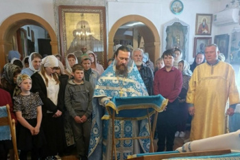Священнослужители Курганской епархии благословили школьников на новый учебный год