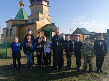 В Зауралье школьники побывали с экскурсией в сельском храме и музее